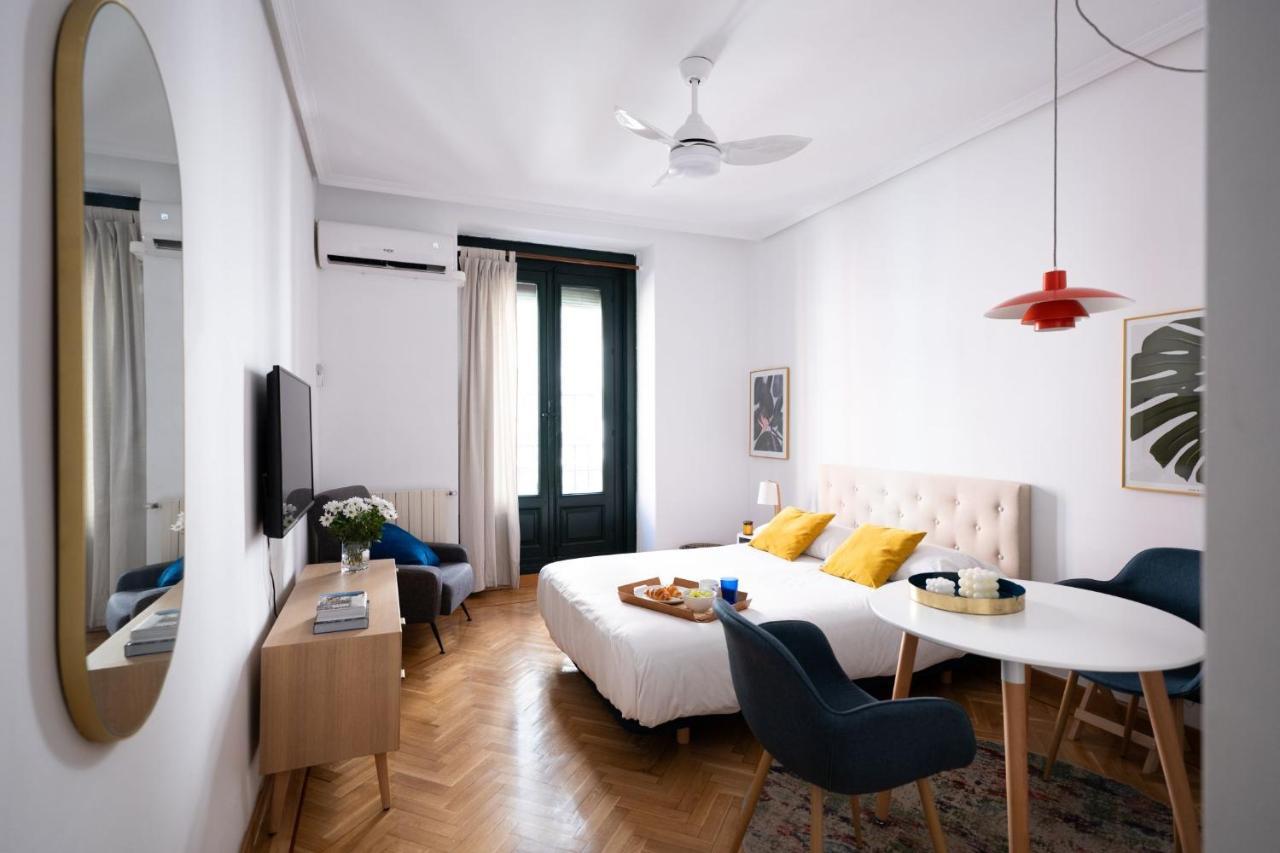 Estudio Calle Del Barquillo Мадрид Екстериор снимка
